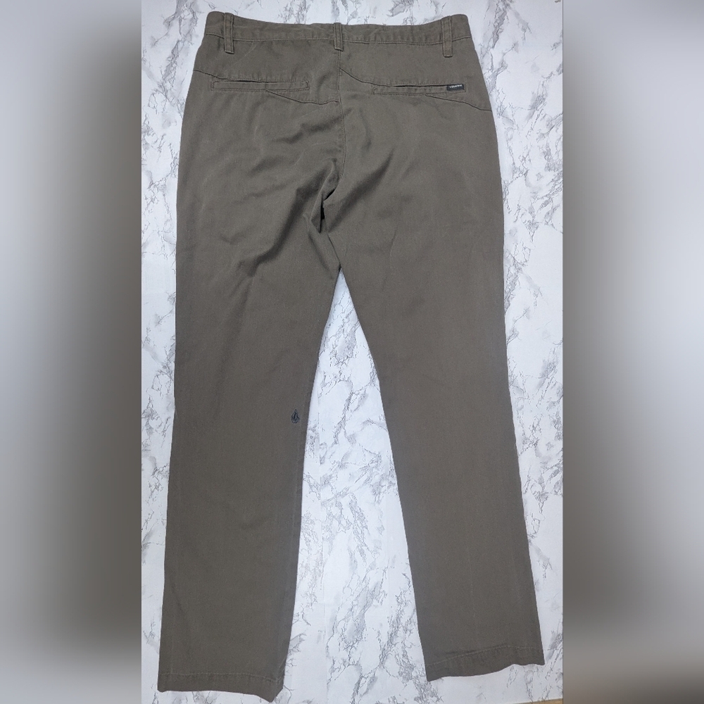 Volcom Size 32 Pants In A Light Brown